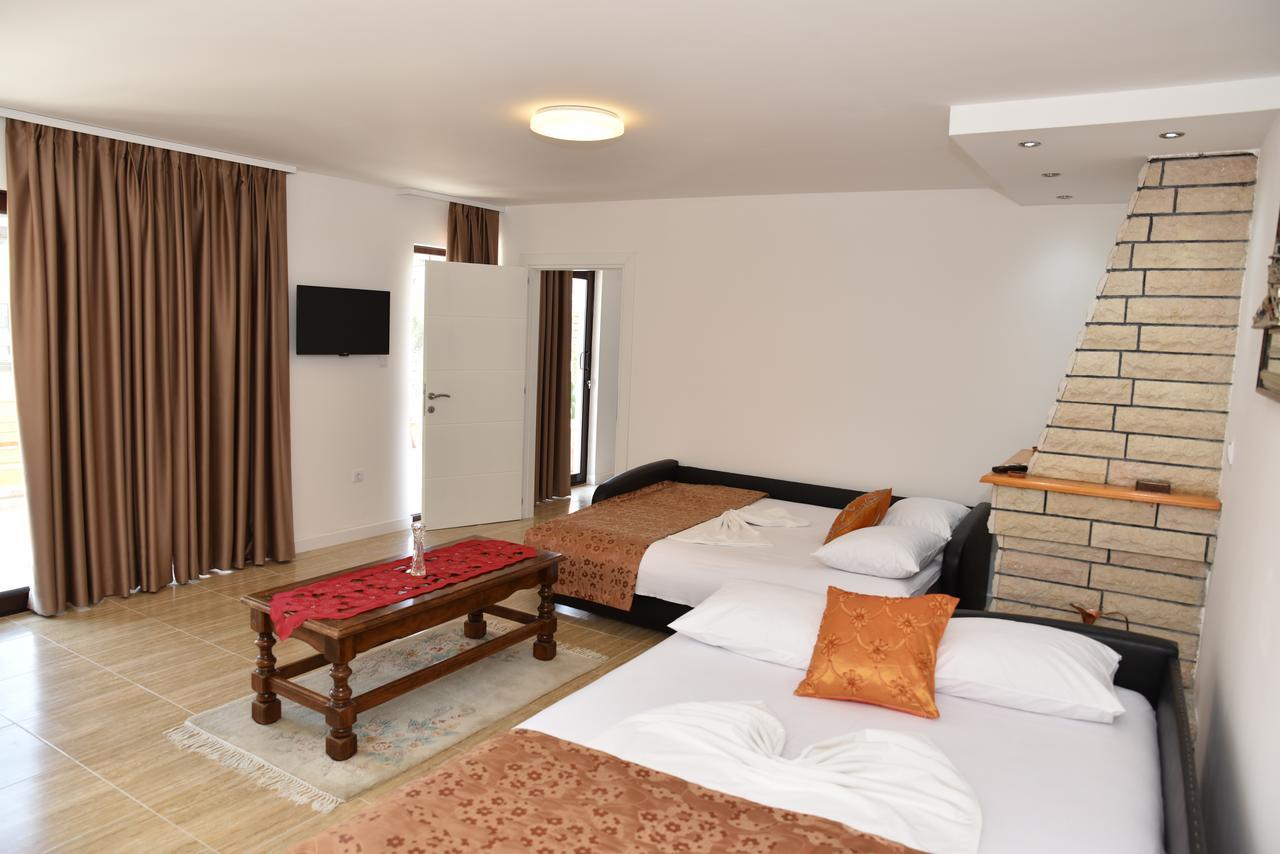 Guest House Evropa Ulcinj Exterior photo