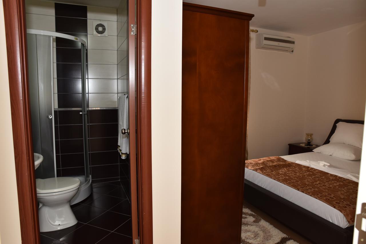 Guest House Evropa Ulcinj Exterior photo